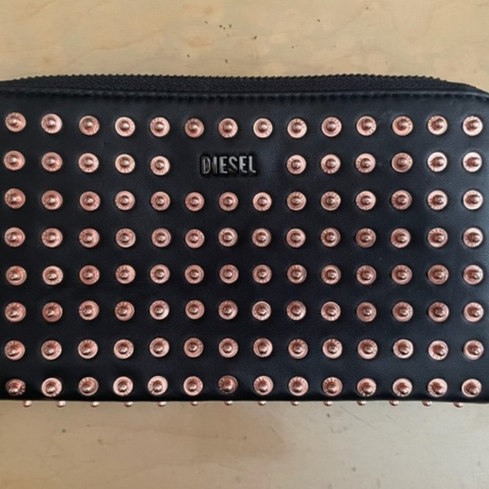 Rare NWOT Diesel black leather zip wallet with rose gold allover rivets